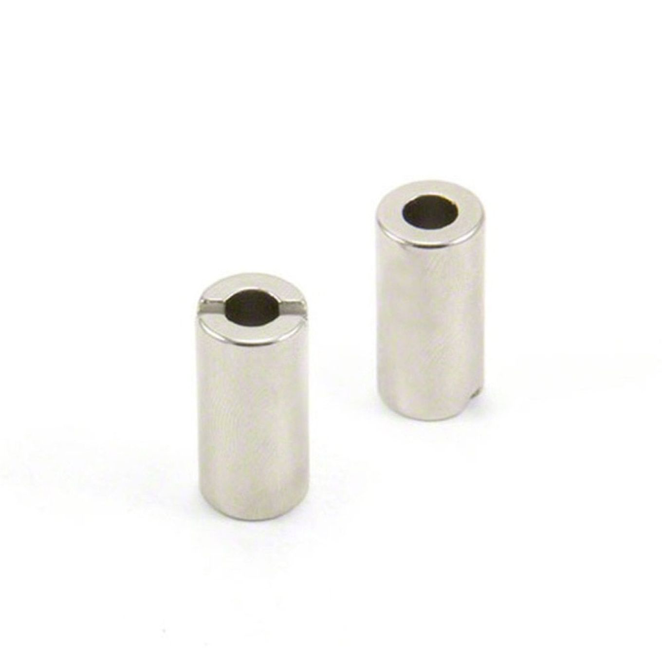 12mm Durchmesser x 25mm dick, diametral magnetisierter N42-Neodym-Magnet mit 2mm Schlitz – 5,4kg Zugkraft