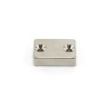 30 x 21 x 8mm mit (2x) 4,2mm versenkten Löchern N42 Neodym-Magnet – 17,1kg Zugkraft