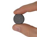 20mm Durchmesser X 3mm Dicke, Y10 Ferritmagnet mit selbstklebendem Schaumstoff - 0,6kg Zugkraft