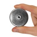 50mm Durchmesser X 10mm dicker Ferrit-Topf-Magnet mit M5-Innengewinde - 22.5kg Zugkraft